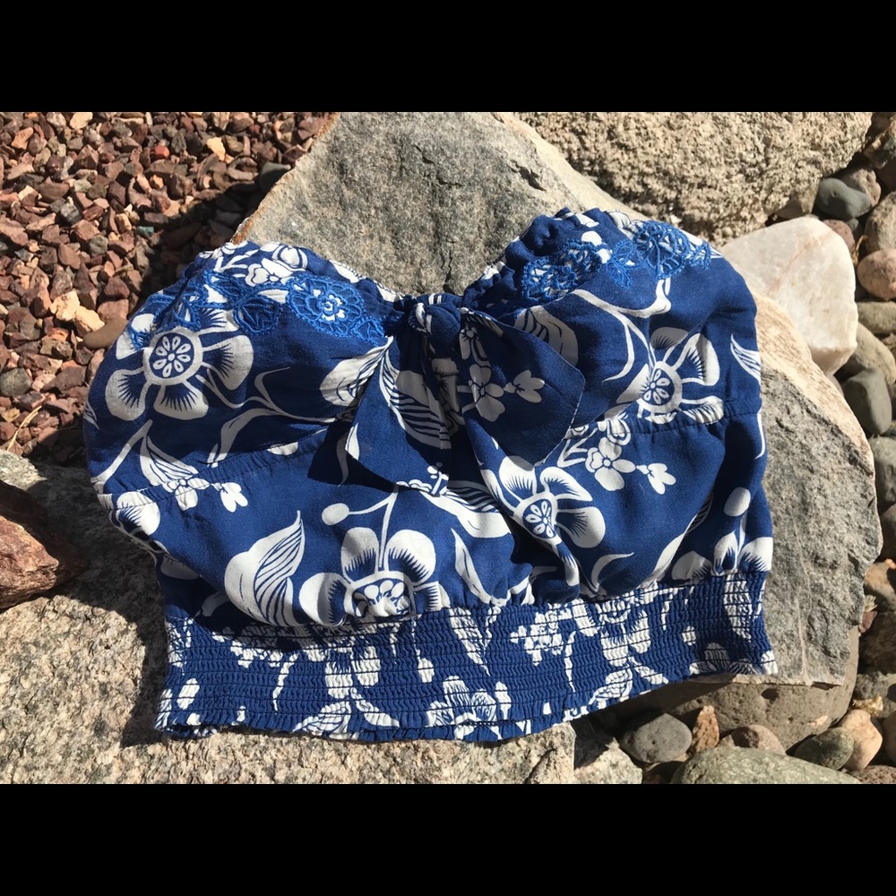 ☀️ EUC...HOLLISTER Bandeau Crop Top